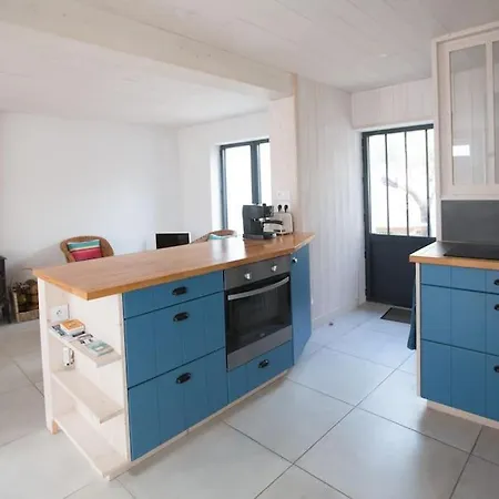 Les Maisons De L'olivette Holiday home *