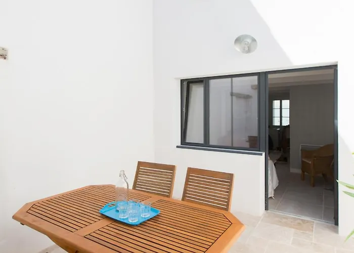 Les Maisons De L'olivette * لا كوردي سور مير