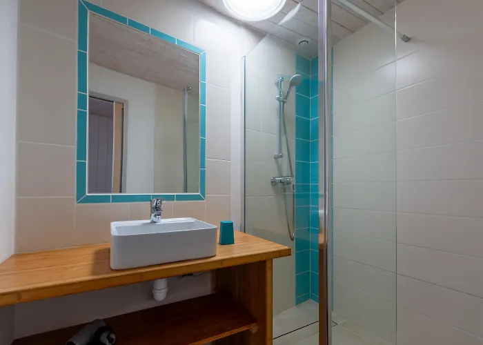 Les Maisons De L'olivette * لا كوردي سور مير